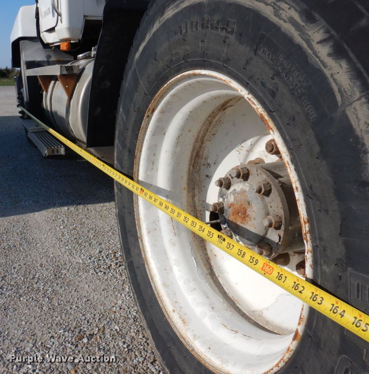 image for item DP5433 2003 Mack CH600  semi truck