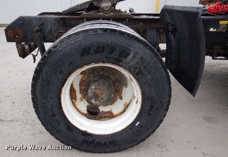 image for item DP5433 2003 Mack CH600  semi truck