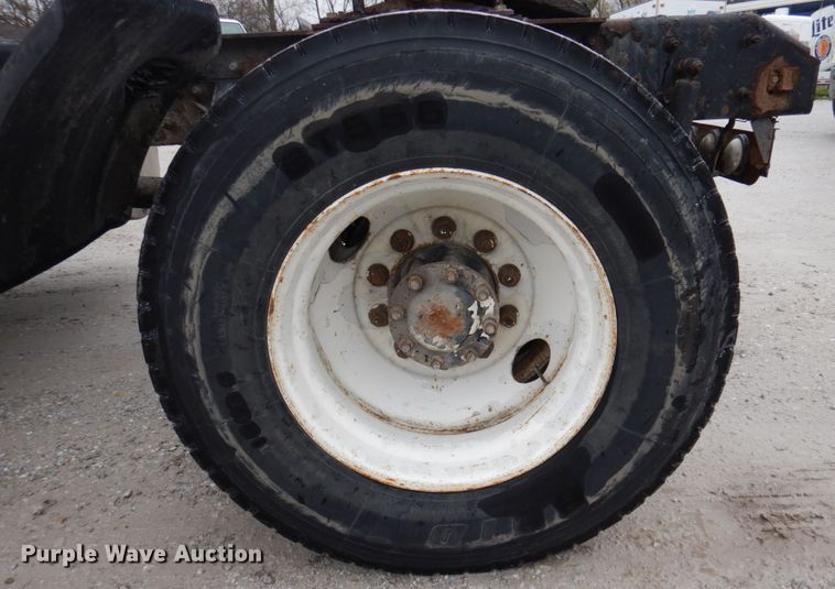 image for item DP5433 2003 Mack CH600  semi truck