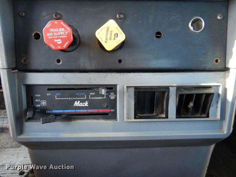 image for item DP5434 1998 Mack CH612  semi truck