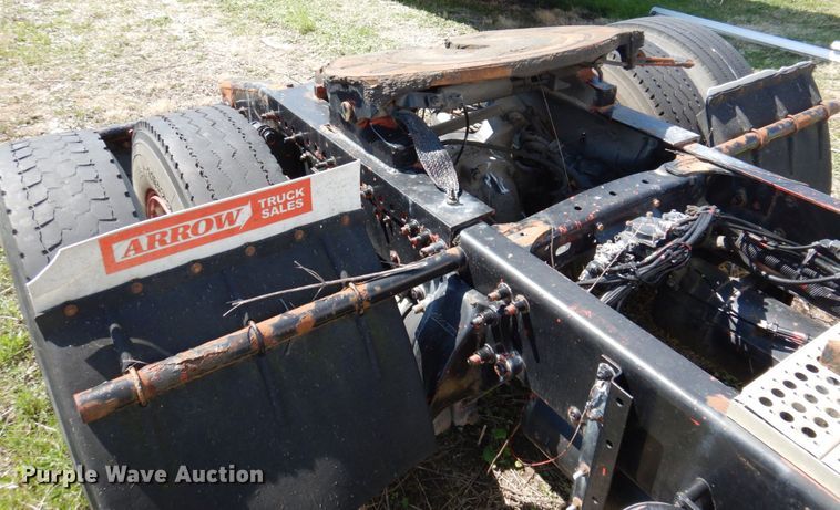 image for item DP5441 2000 Freightliner FL70  semi truck