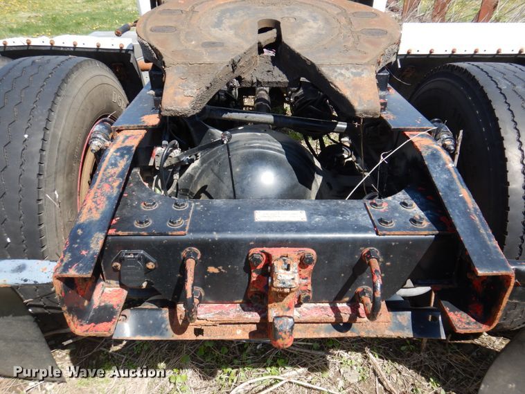 image for item DP5441 2000 Freightliner FL70  semi truck