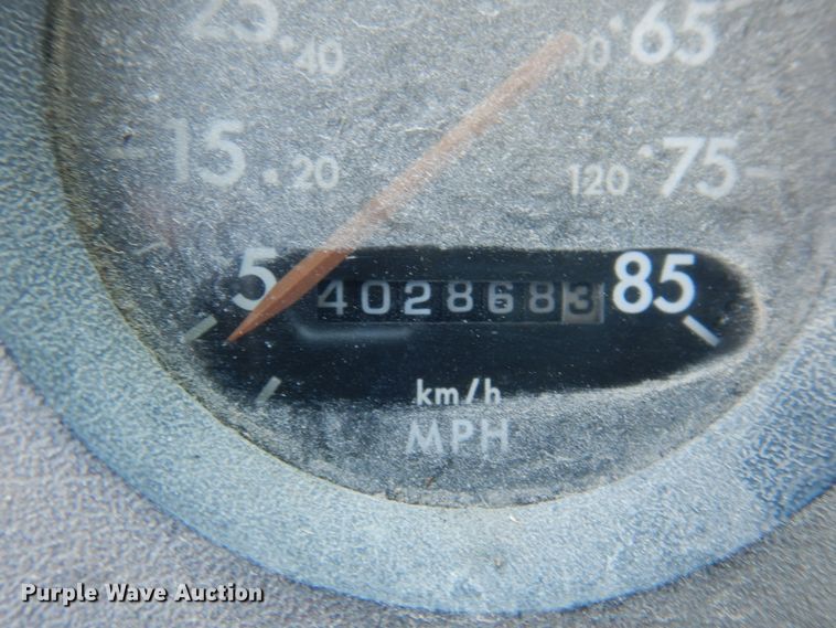 image for item DP5441 2000 Freightliner FL70  semi truck