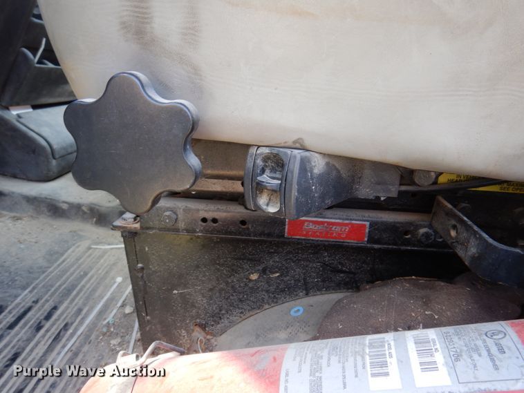 image for item DP5441 2000 Freightliner FL70  semi truck