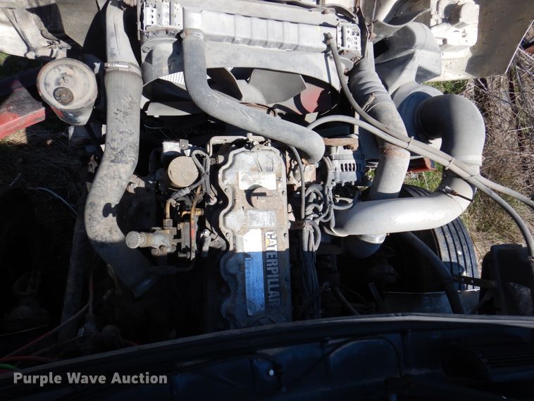 image for item DP5441 2000 Freightliner FL70  semi truck