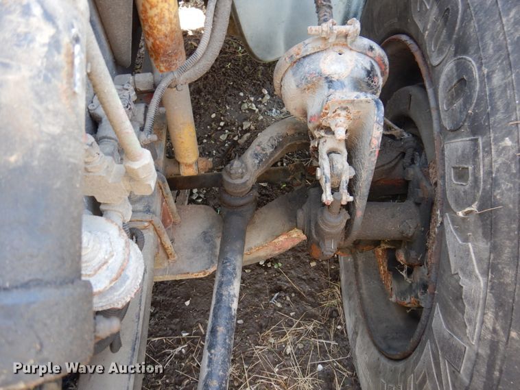 image for item DP5441 2000 Freightliner FL70  semi truck