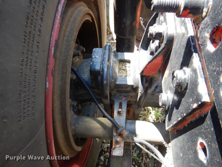 image for item DP5441 2000 Freightliner FL70  semi truck