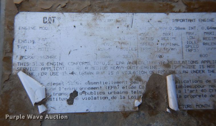 image for item DP5441 2000 Freightliner FL70  semi truck