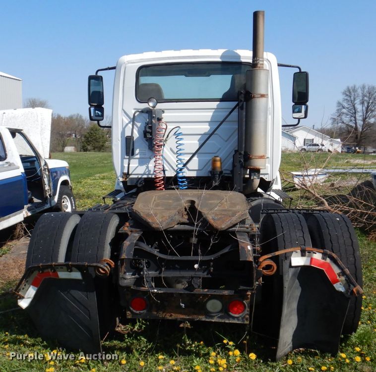 image for item DP5442 2005 International 8600  semi truck