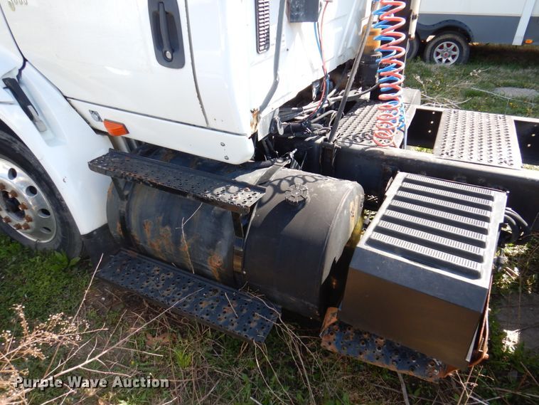 image for item DP5442 2005 International 8600  semi truck