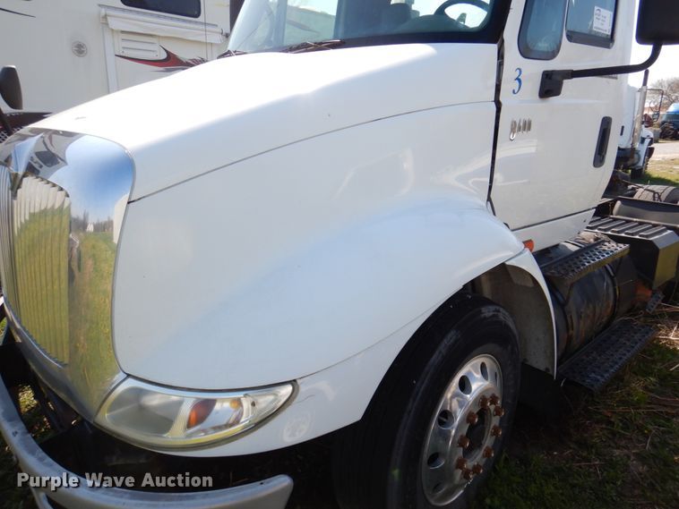 image for item DP5442 2005 International 8600  semi truck