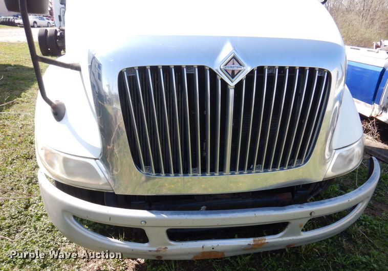 image for item DP5442 2005 International 8600  semi truck