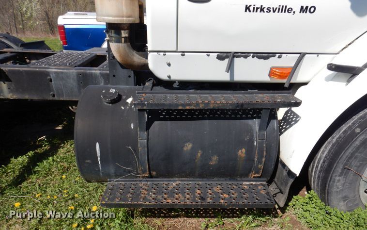 image for item DP5442 2005 International 8600  semi truck