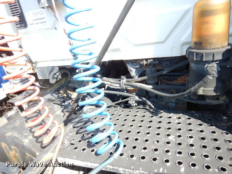 image for item DP5442 2005 International 8600  semi truck