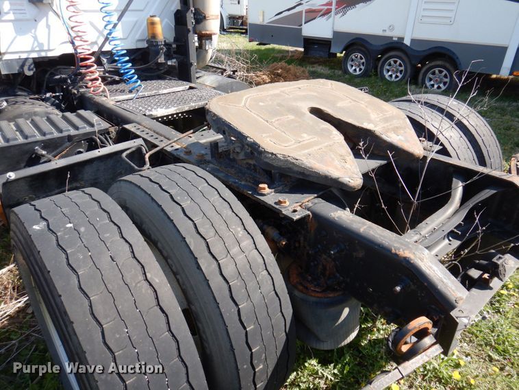 image for item DP5442 2005 International 8600  semi truck