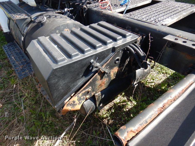 image for item DP5442 2005 International 8600  semi truck