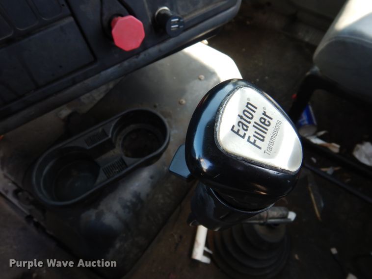 image for item DP5442 2005 International 8600  semi truck