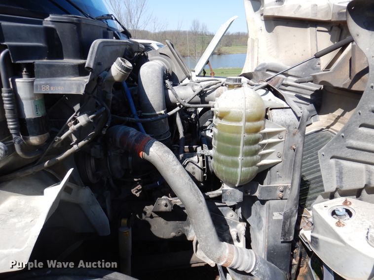 image for item DP5442 2005 International 8600  semi truck