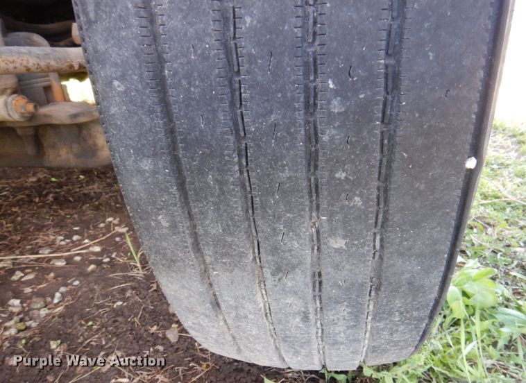 image for item DP5442 2005 International 8600  semi truck