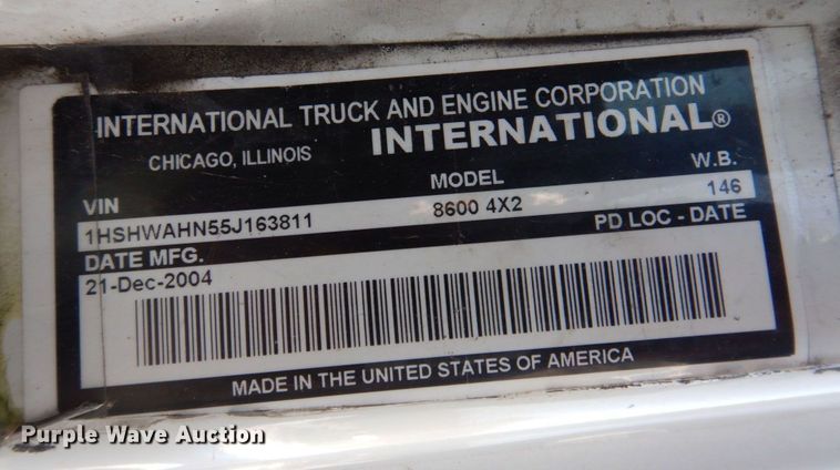 image for item DP5442 2005 International 8600  semi truck