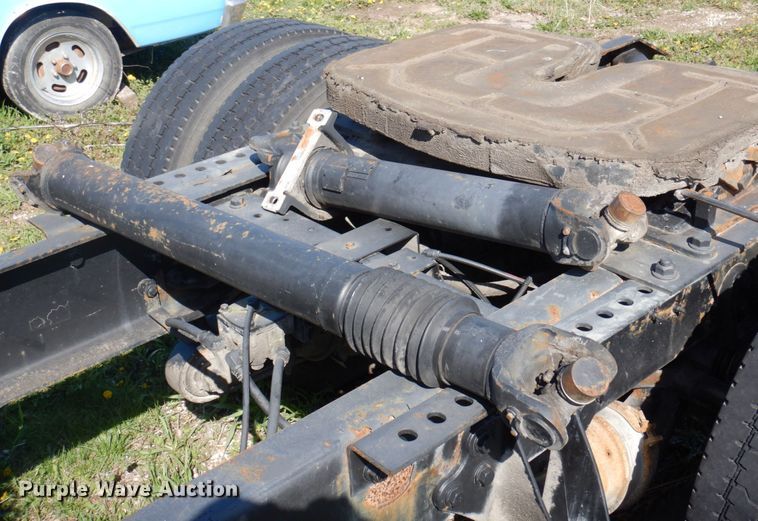 image for item DP5443 2004 International Navistar 4400  semi truck