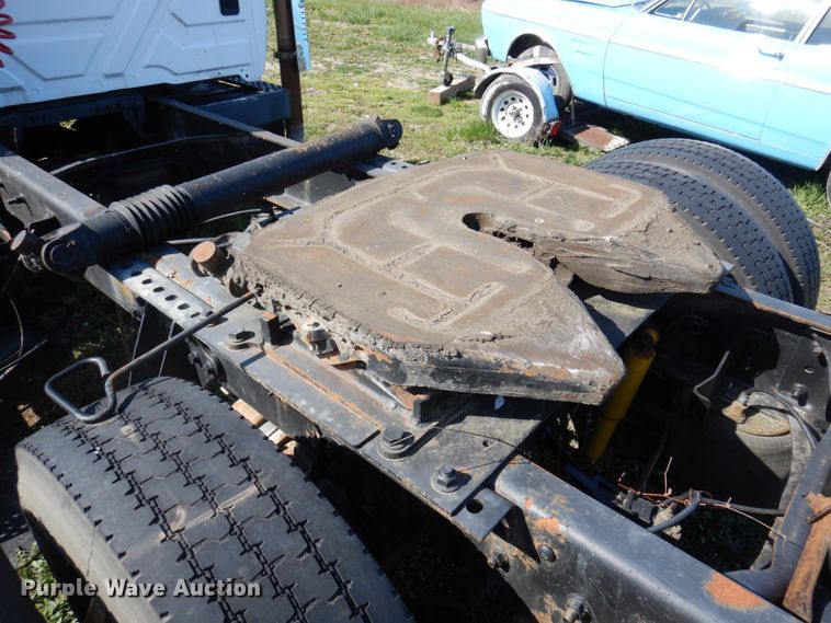 image for item DP5443 2004 International Navistar 4400  semi truck