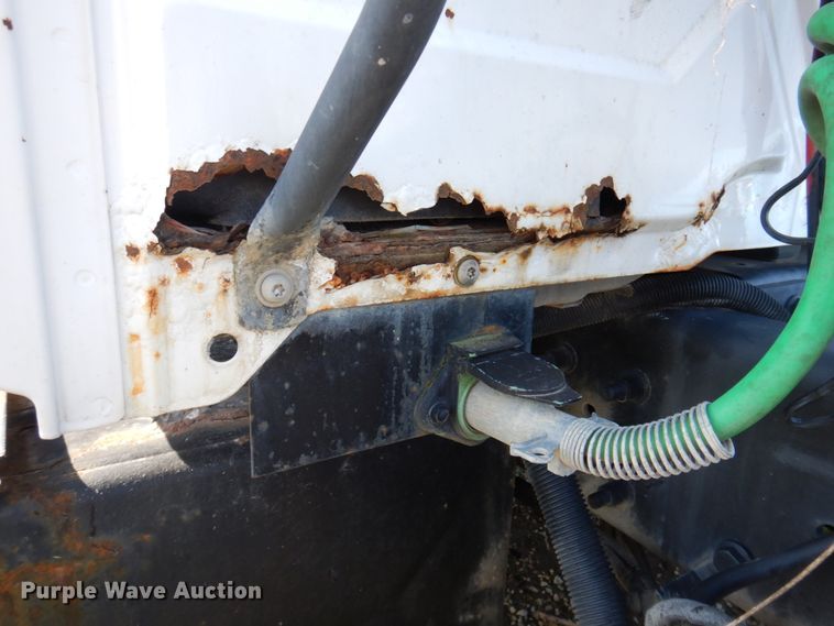 image for item DP5443 2004 International Navistar 4400  semi truck