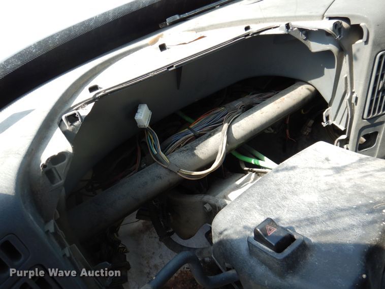 image for item DP5443 2004 International Navistar 4400  semi truck