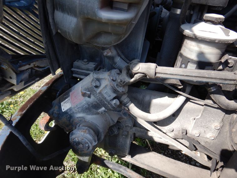 image for item DP5443 2004 International Navistar 4400  semi truck