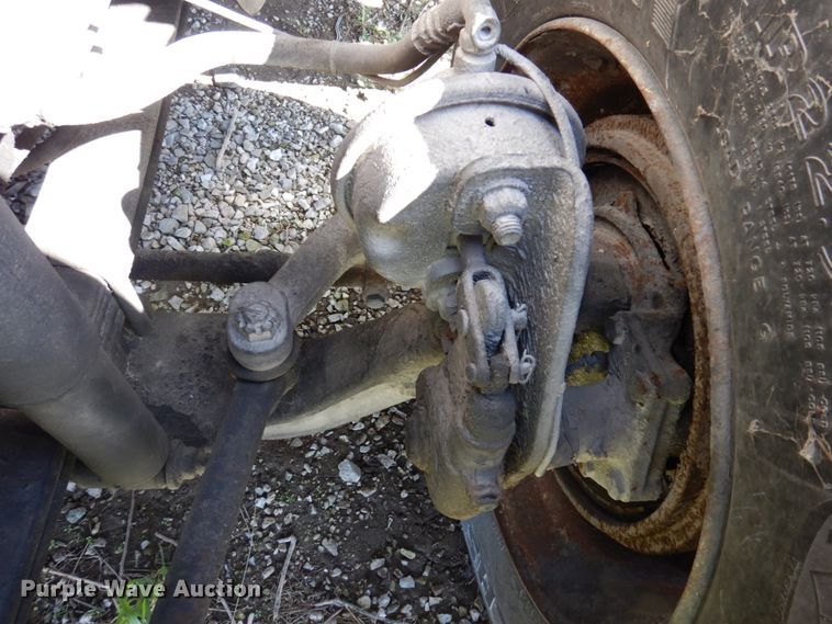 image for item DP5443 2004 International Navistar 4400  semi truck