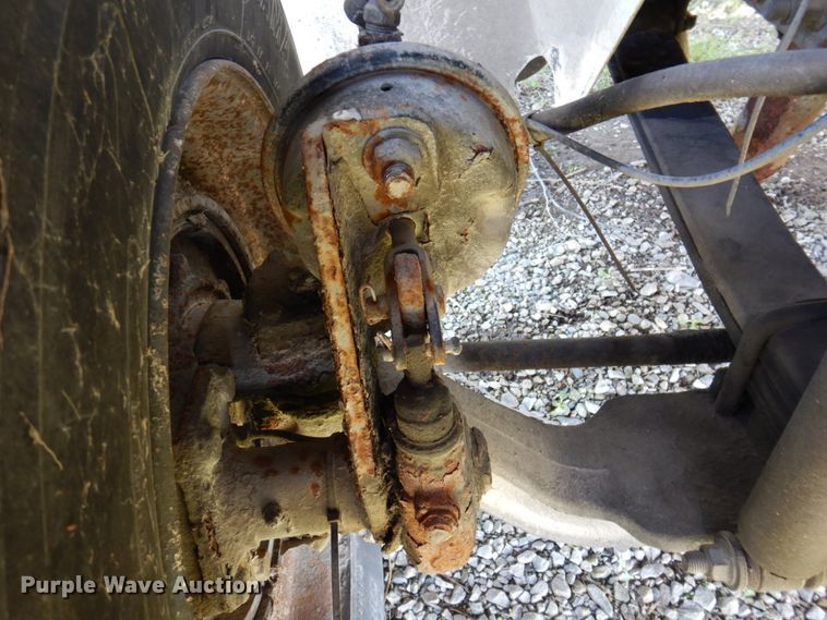 image for item DP5443 2004 International Navistar 4400  semi truck