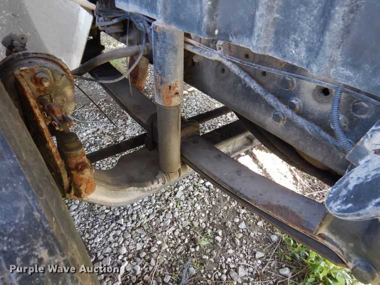 image for item DP5443 2004 International Navistar 4400  semi truck