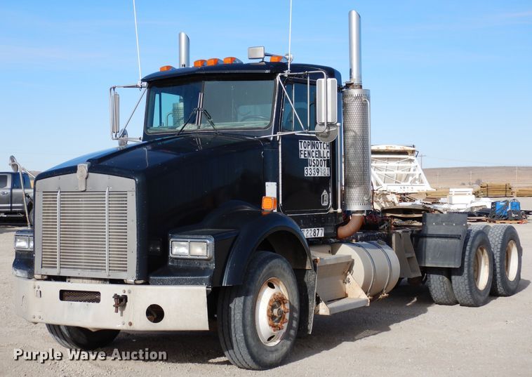 image for item DR1152 1996 Kenworth T800  semi truck