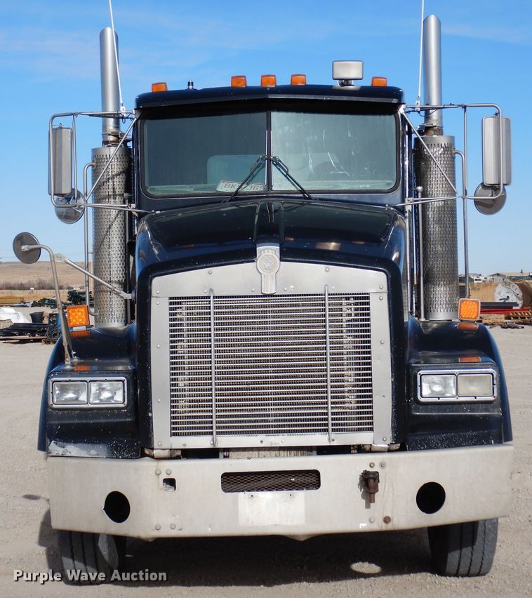 image for item DR1152 1996 Kenworth T800  semi truck