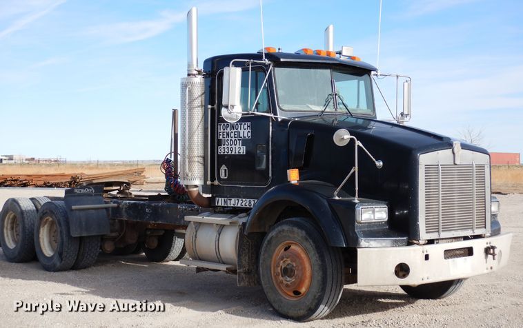 image for item DR1152 1996 Kenworth T800  semi truck