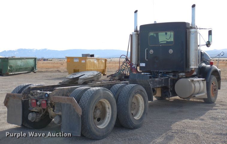 image for item DR1152 1996 Kenworth T800  semi truck