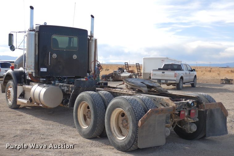 image for item DR1152 1996 Kenworth T800  semi truck