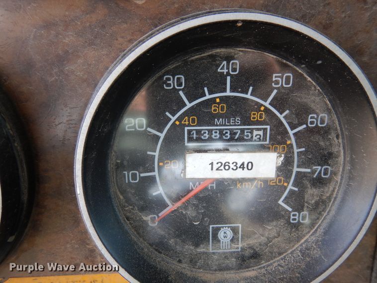 image for item DR1152 1996 Kenworth T800  semi truck