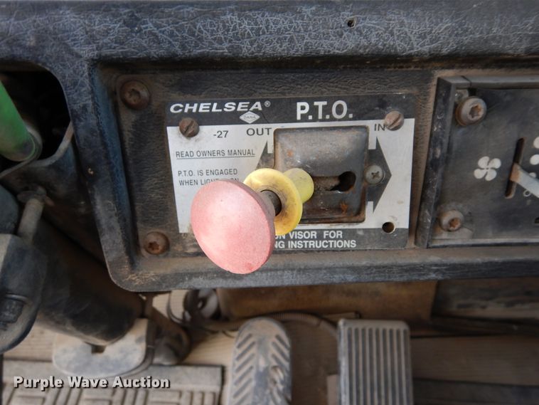 image for item DR1152 1996 Kenworth T800  semi truck