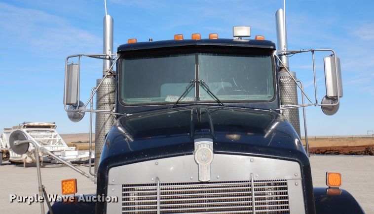 image for item DR1152 1996 Kenworth T800  semi truck
