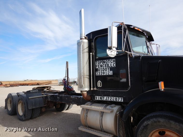 image for item DR1152 1996 Kenworth T800  semi truck