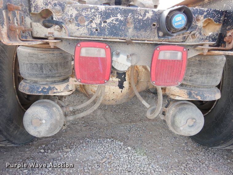 image for item DR1152 1996 Kenworth T800  semi truck