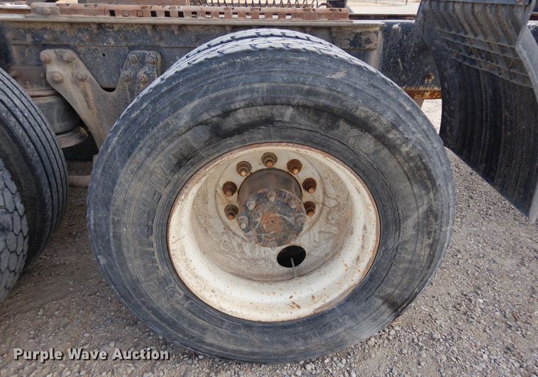 image for item DR1152 1996 Kenworth T800  semi truck