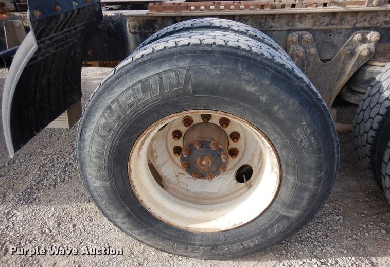 image for item DR1152 1996 Kenworth T800  semi truck