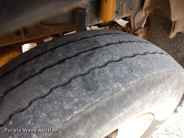 image for item DR1152 1996 Kenworth T800  semi truck