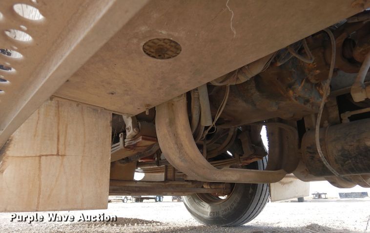 image for item DR1152 1996 Kenworth T800  semi truck