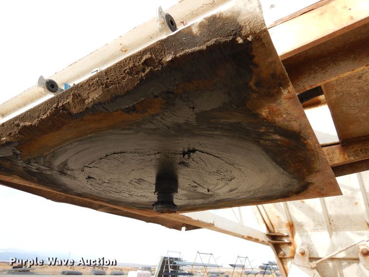 image for item DR1153 2004 Manac  bottom dump trailer