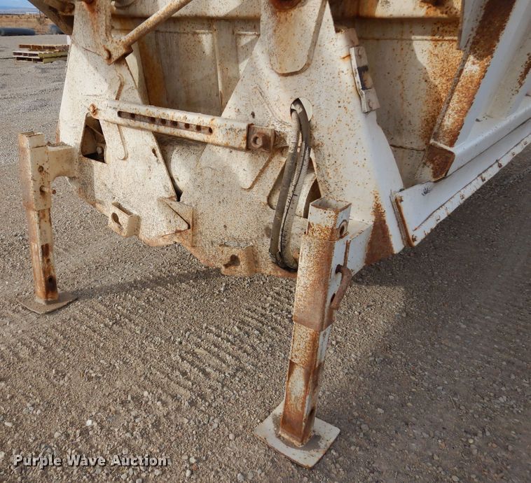image for item DR1153 2004 Manac  bottom dump trailer