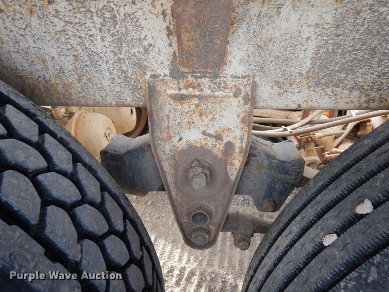 image for item DR1153 2004 Manac  bottom dump trailer