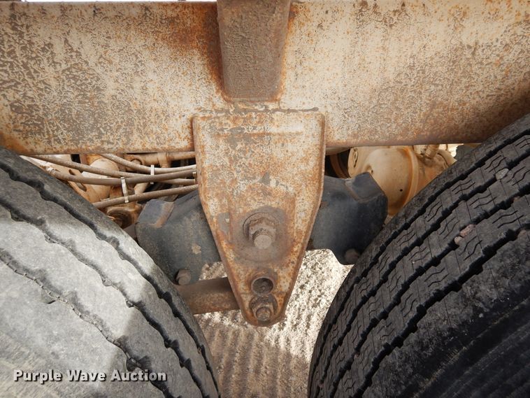 image for item DR1153 2004 Manac  bottom dump trailer